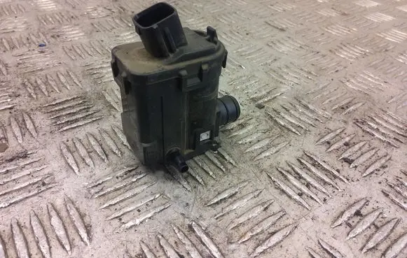 KIA Niro Windscreen/windshield washer pump 985102j500