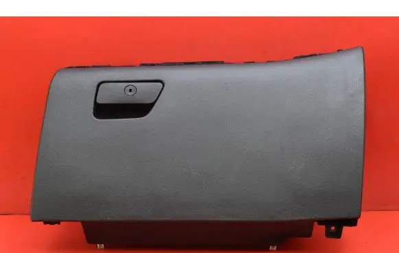 Ford Mondeo MK I Glove box DS7313570A