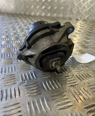 BMW 4 F36 Gran coupe Engine mount bracket 6785713