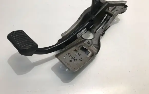 Volvo XC40 Brake pedal 32265012
