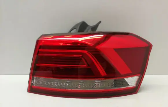 Volkswagen PASSAT B8 Rear/tail lights 3G9945312