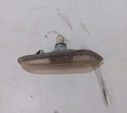 BMW 3 E46 Front fender indicator light 4166r