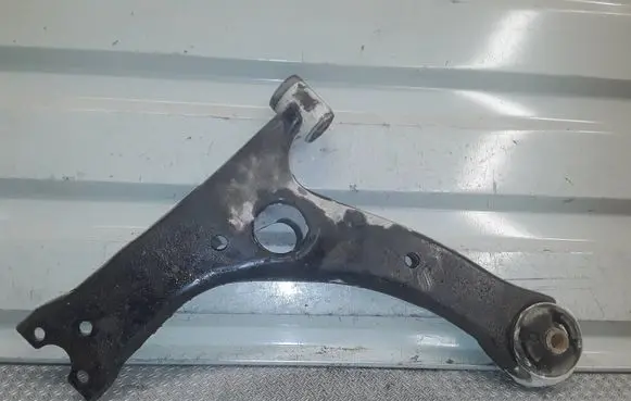 Toyota Avensis T250 Front lower control arm/wishbone