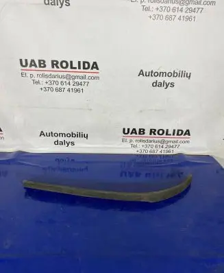 Opel Zafira B Front bumper lip 13247303