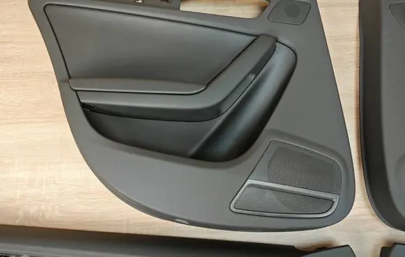 Audi A5 Sportback 8TA Front door card panel trim
