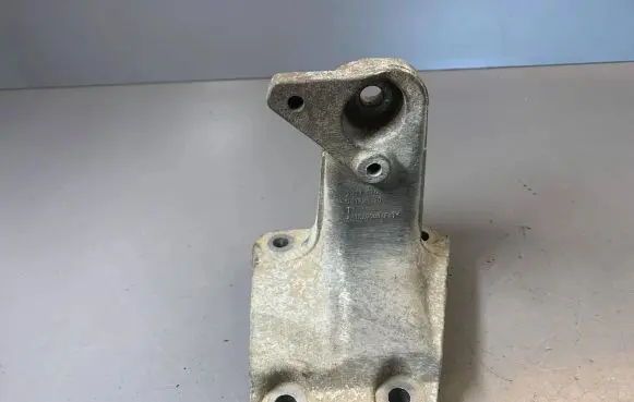 BMW 1 F20 F21 Engine mounting bracket 6788612 22116788612