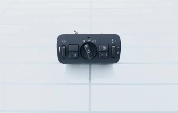 Volvo V70 Light switch 04066312 30739413