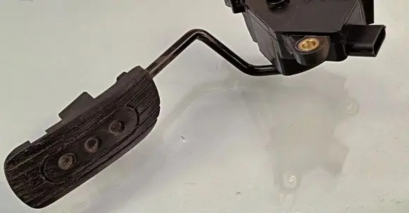 Nissan Micra Accelerator pedal position sensor 18002AX700