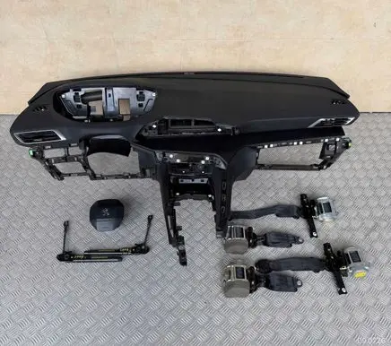 Peugeot 5008 II Dashboard