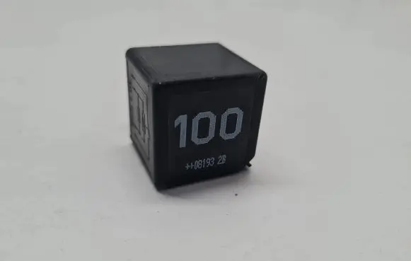 Volkswagen Transporter - Caravelle T5 Other relay 7M0951253A 95VW10K705CA V23136J6X45