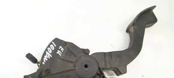 Ford Focus C-MAX Accelerator throttle pedal 4M519F836AH