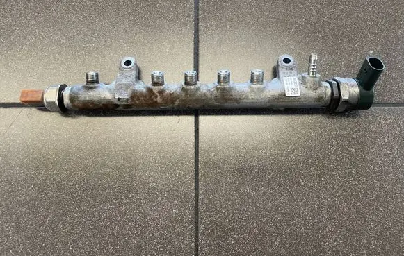 Volkswagen PASSAT B6 Fuel main line pipe 03L089C