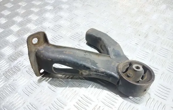 Engine mount bracket