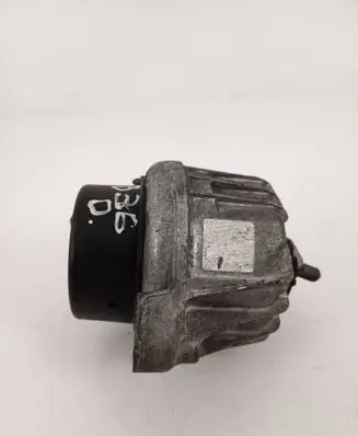 BMW 3 E90 E91 Engine mount bracket 13981112