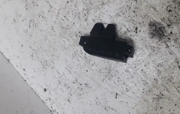 Peugeot 607 Tailgate/trunk/boot lock/catch/latch