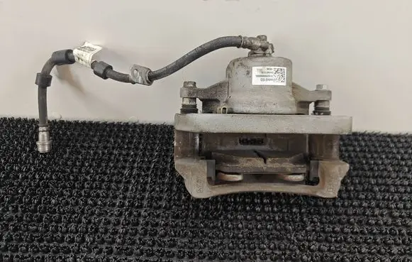 Chevrolet Malibu Front brake caliper 84206103 544961019 2410200000000L