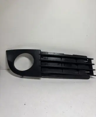 Audi A6 S6 C5 4B Front fog light trim/grill 4B0807682AA