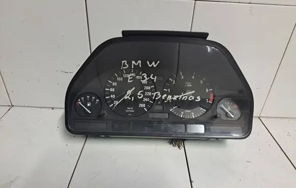 BMW 5 E34 Speedometer (instrument cluster) 8359527 993558223 110008548070