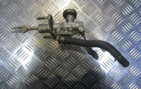 Nissan Primera Clutch slave cylinder 