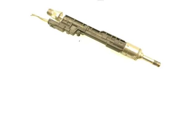 BMW 5 F10 F11 Fuel injector 7597870