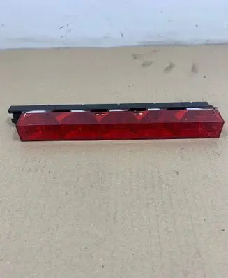 Third/center stoplight