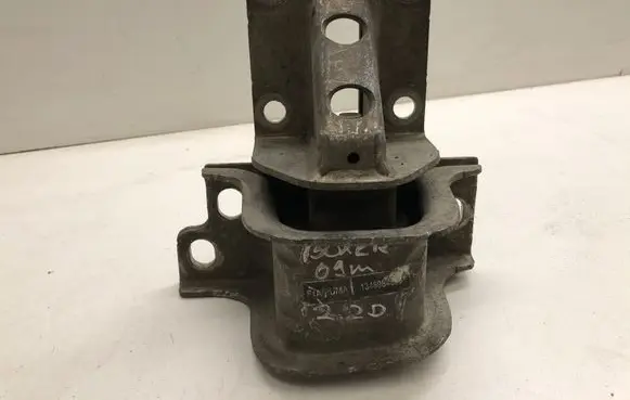 Peugeot Boxer Engine mount bracket