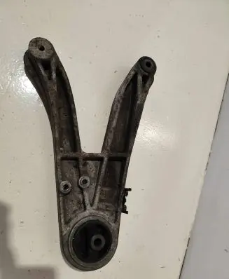 Volvo S80 Engine mounting bracket 3524347 03587