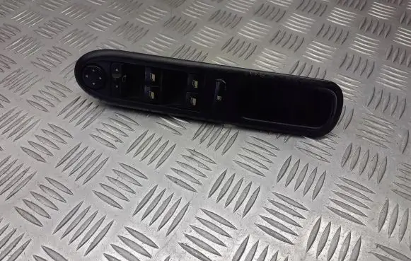 Peugeot 407 ESP (stability system) control unit 9663187680