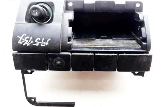 Volkswagen Golf III Windscreen/window heater switch 1H1857305