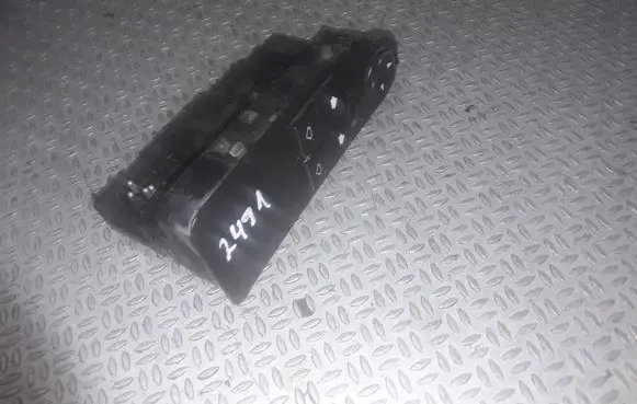 BMW 5 E39 Electric window control switch 8368967