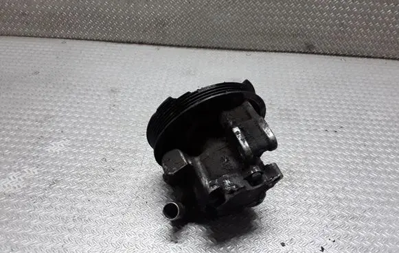 Mercedes-Benz E W210 Power steering pump 6112300115