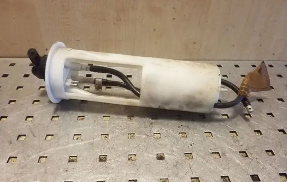 Volvo S70 V70 V70 XC Mechanical fuel pump 