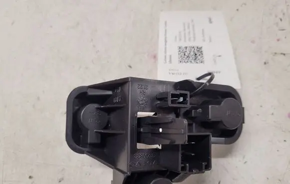 Volvo V40 Tail light bulb cover holder 31299833