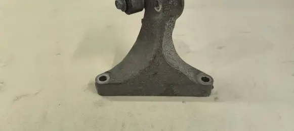 Subaru Outback (BS) Engine mounting bracket