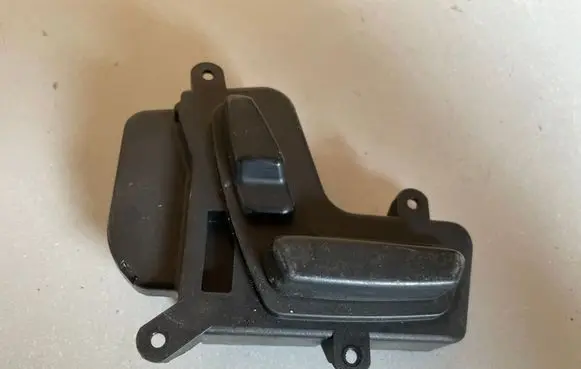 Mercedes-Benz CLS C218 X218 Seat control switch 2198700210