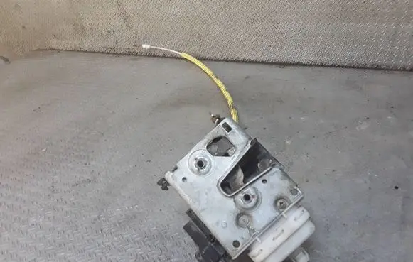 Audi A3 S3 8L Front door lock