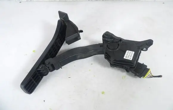 SsangYong Tivoli Accelerator throttle pedal 2055035510