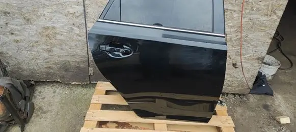 Toyota Auris E180 Rear door 