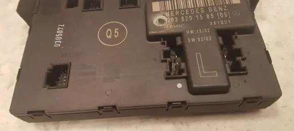 Mercedes-Benz C W203 Door control unit/module 2038201585