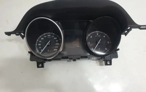Speedometer (instrument cluster)