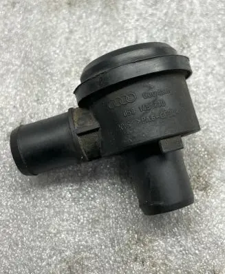Volkswagen PASSAT B5 Brake vacuum hose/pipe 058145710