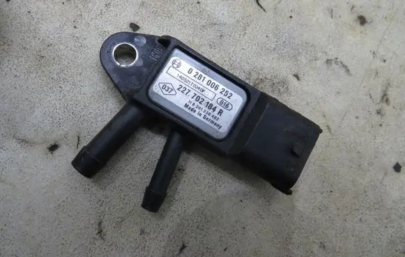 Nissan Note (E12) Exhaust gas pressure sensor 227702184R