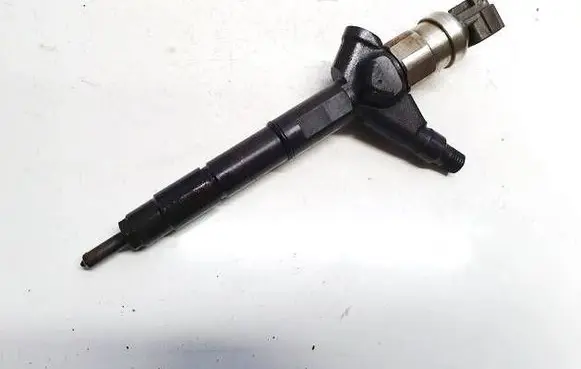Nissan X-Trail T30 Fuel injector 166008h800