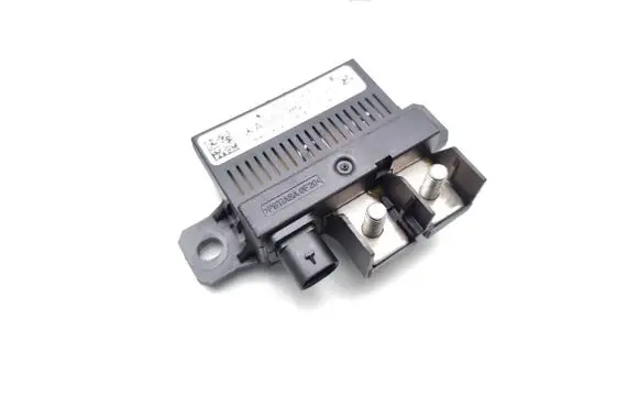 Mercedes-Benz C W204 Charging relay A0009822023