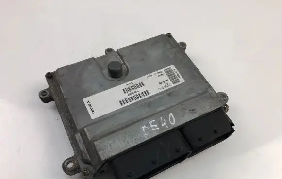 Volvo V50 Engine control unit/module ECU P30650677