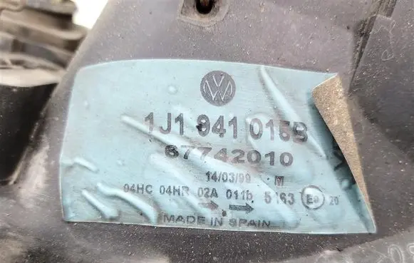 Volkswagen Golf IV Headlight/headlamp 1J1941015B
