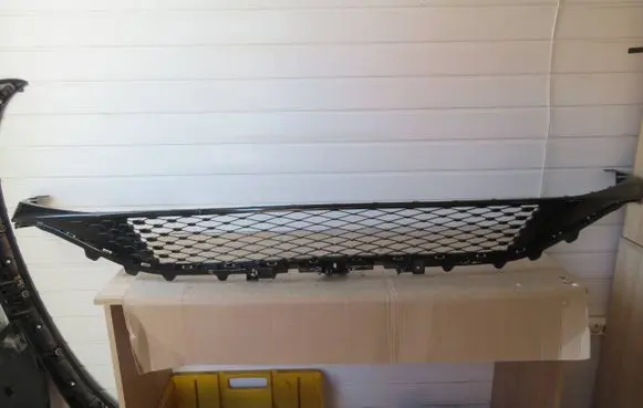 XPeng G9 Front bumper lower grill 7105132FA1