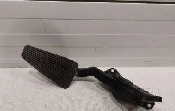 Dodge RAM Accelerator throttle pedal 68043161AD
