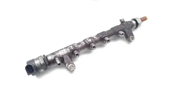Volkswagen PASSAT B7 Fuel main line pipe R03L125C 0281006075 057130764AB