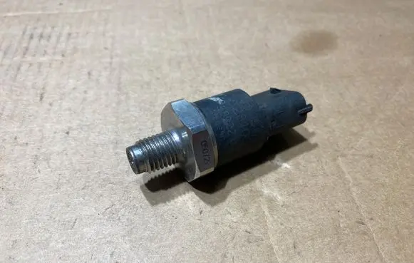 Fuel pressure sensor